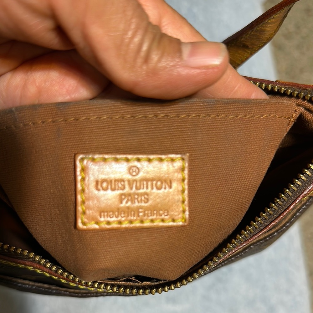 Louis Vuitton Brown and Tan Monogram Bag - Picture 4 of 10